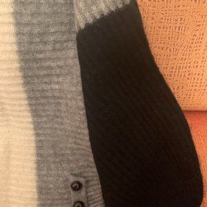 Pure wool sweater -  classy combination of white, grey and black blocks